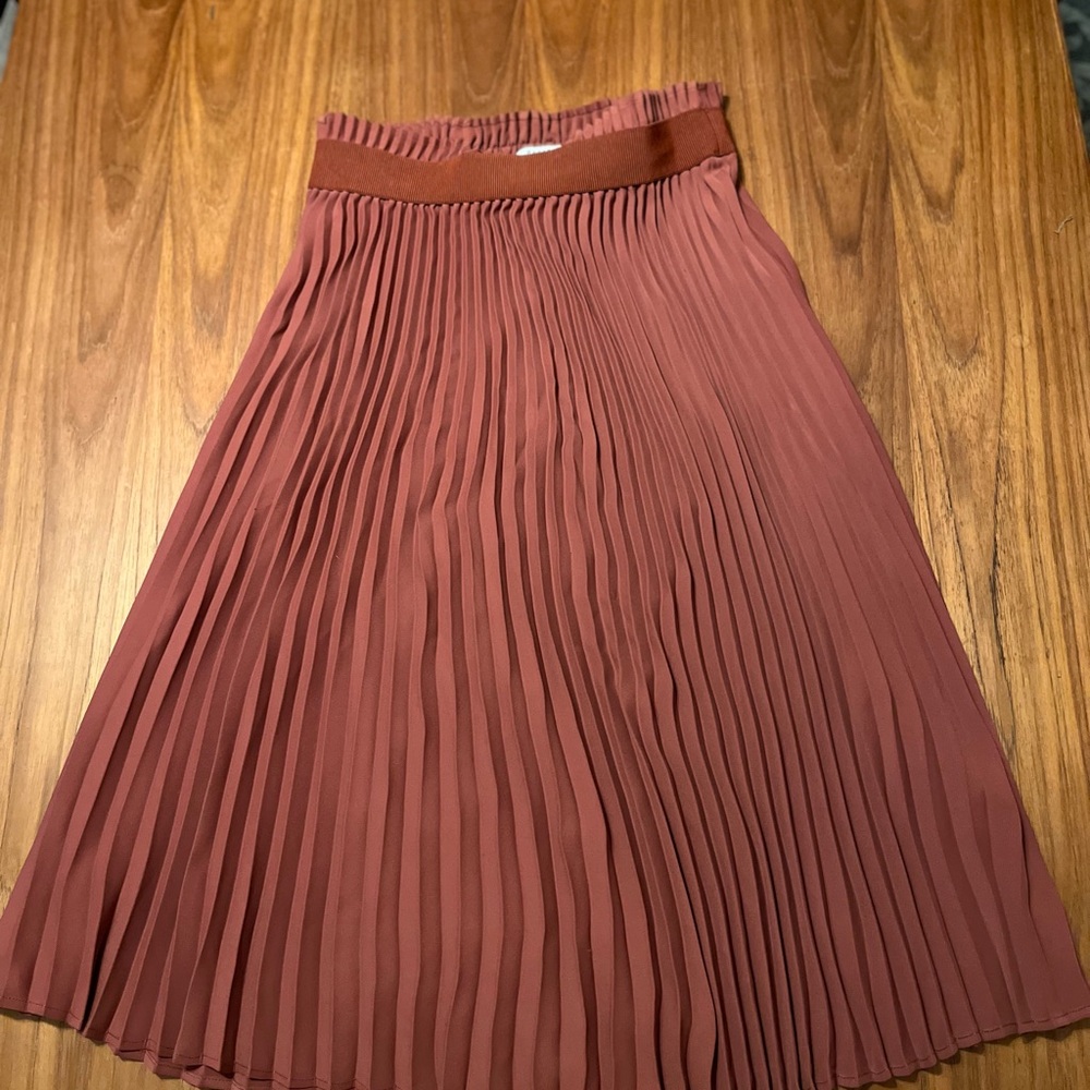 Babaton Rust Pleated Midi Skirt